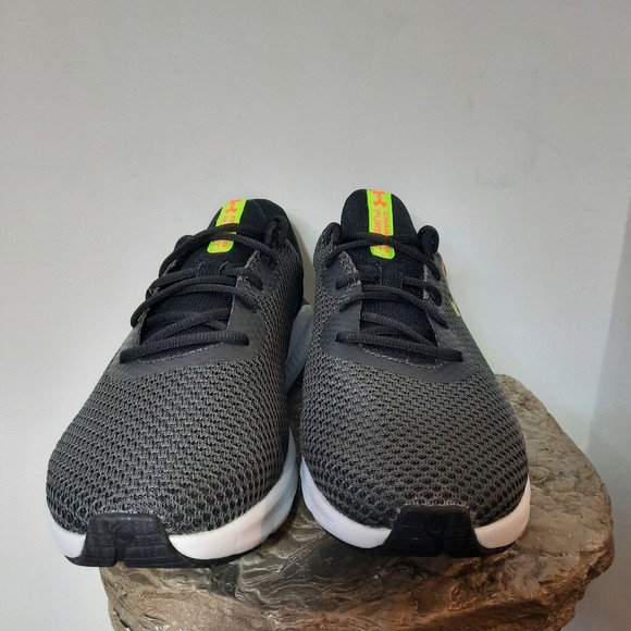 NEW Under Armour Charged Pursuit Shoes 3025801 100 Black Gray Men's Size 11.5 - Picture 2 of 8
